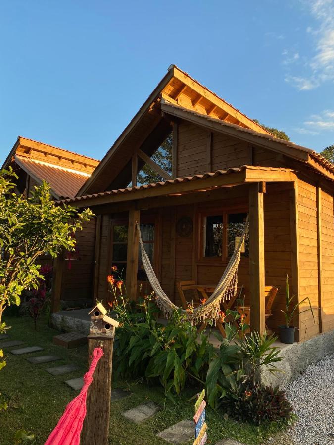 הוילה פראייה דו רוזה Casa Flor Hospedagens מראה חיצוני תמונה