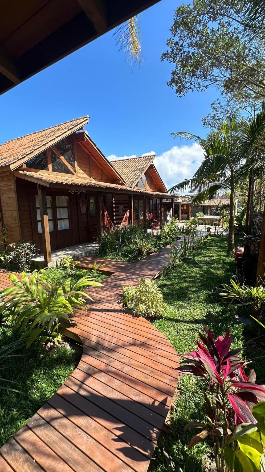 הוילה פראייה דו רוזה Casa Flor Hospedagens מראה חיצוני תמונה